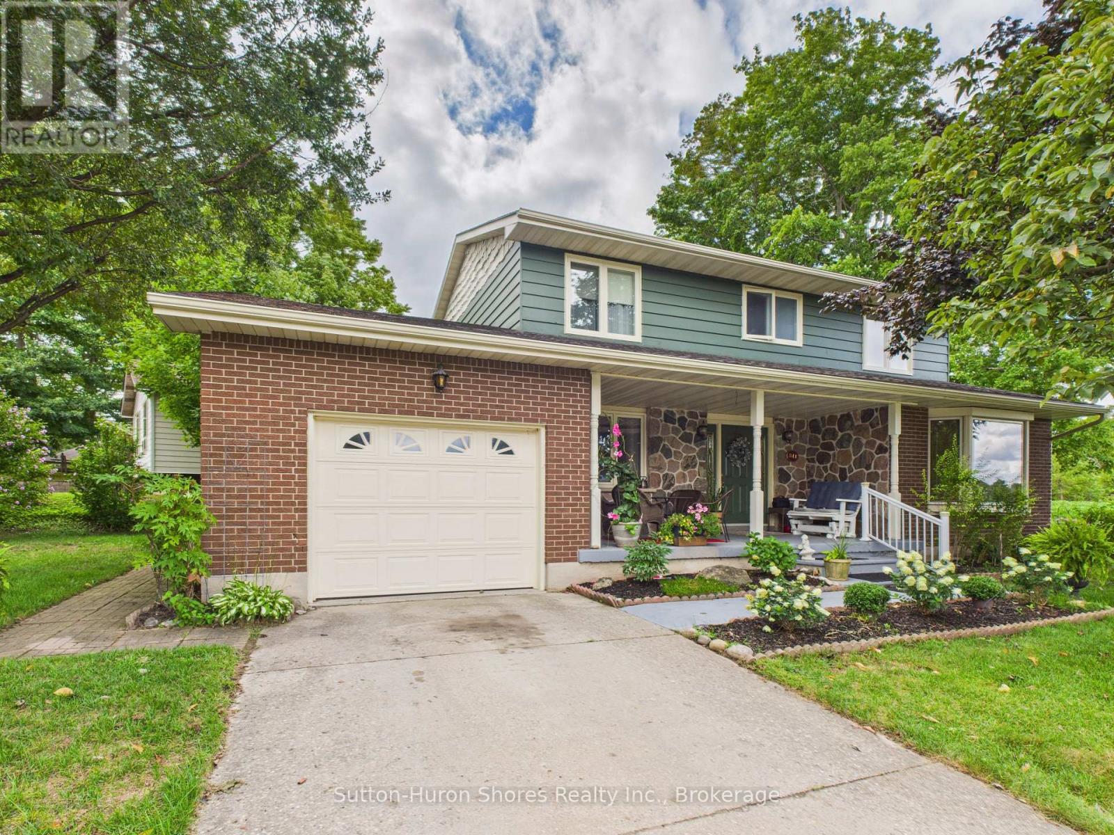 341 Wellington St, Saugeen Shores, ON N0H 2C4