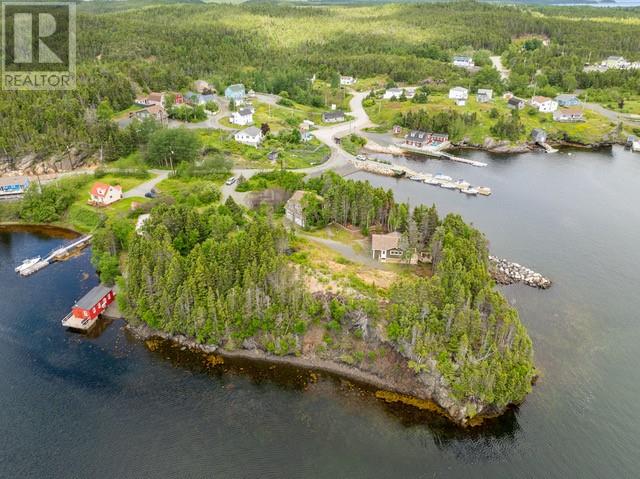 3 Loop Rd #c, Eastport, NL A0G 1Z0