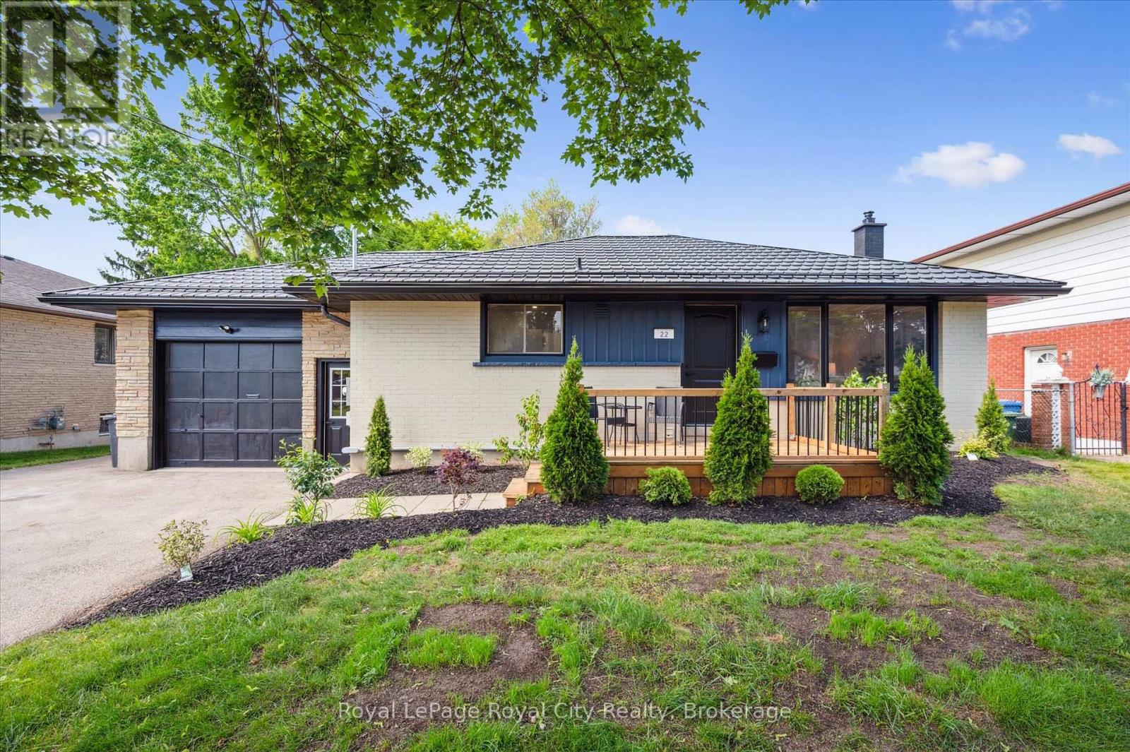 22 Heath Rd, Guelph, ON N1H 6G9