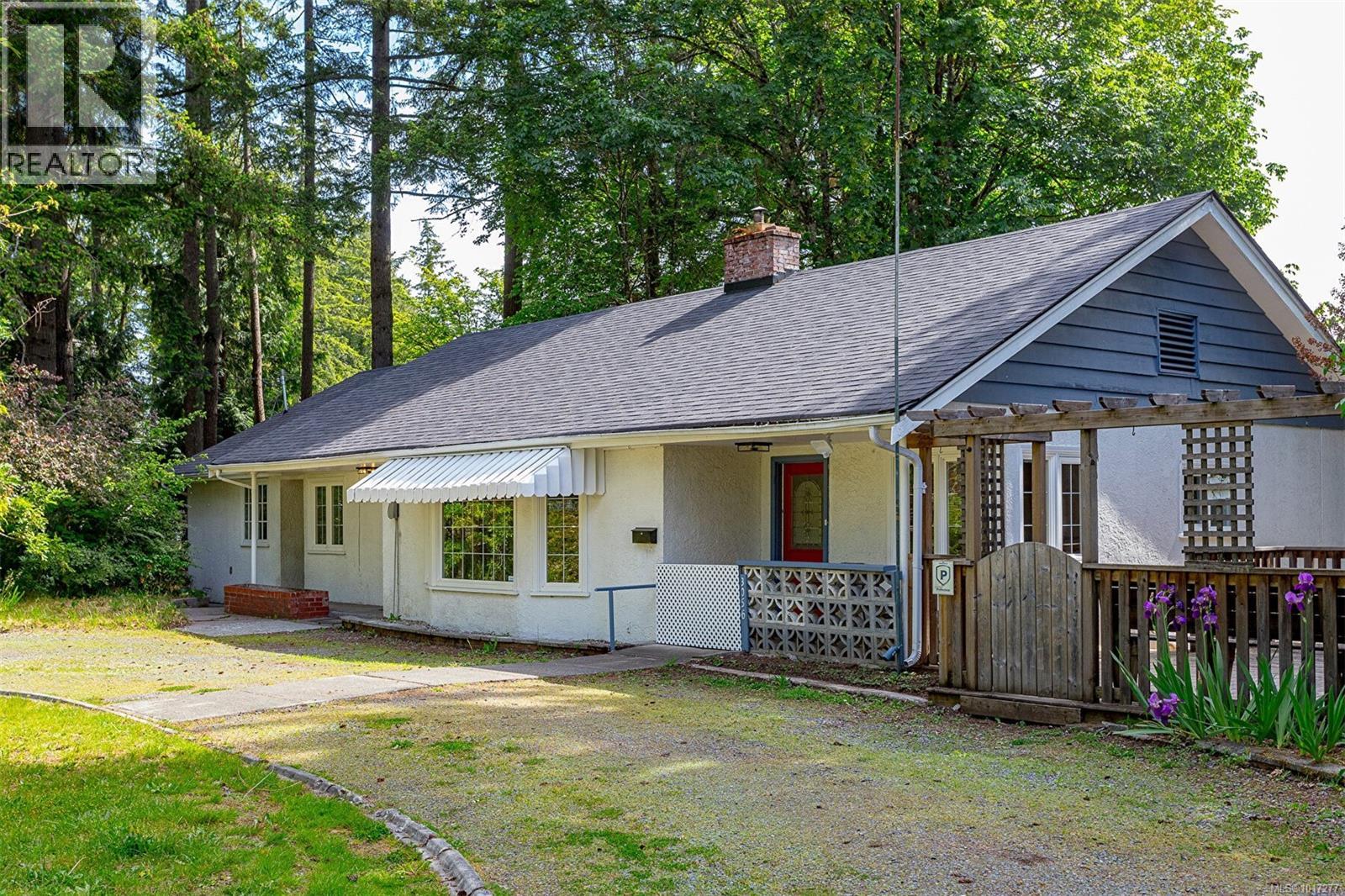 3056 Gibbins Rd, Duncan, BC V9L 1E4