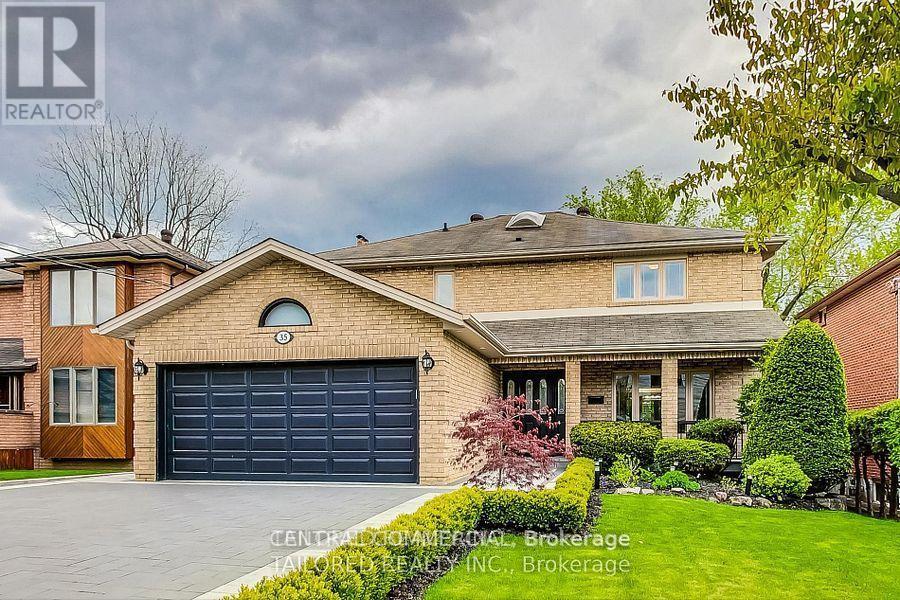 35 Mackay Dr, Richmond Hill, ON L4C 6N9