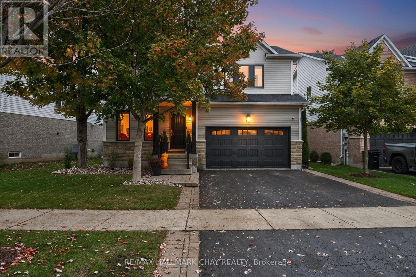 5 Saxon Rd, Barrie, ON L4M 7G6