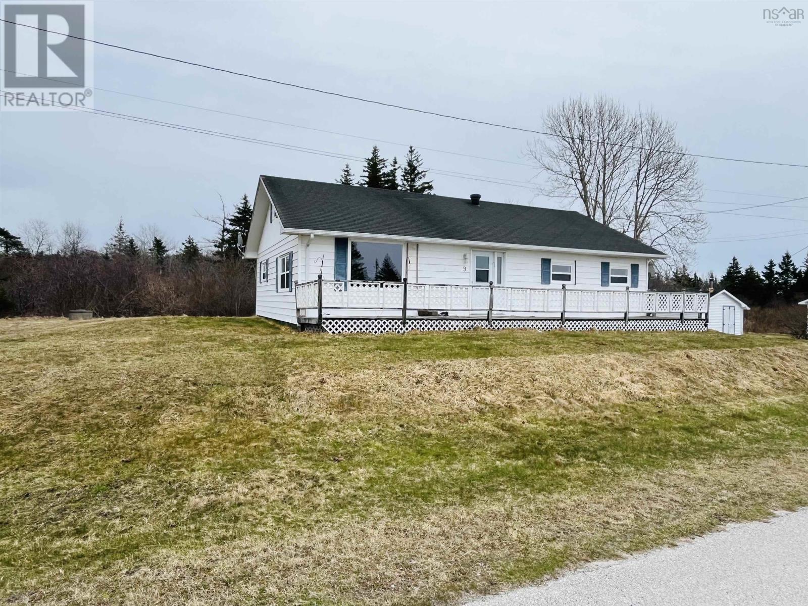 9 Goodick Rd, Shelburne, NS B0T 1W0