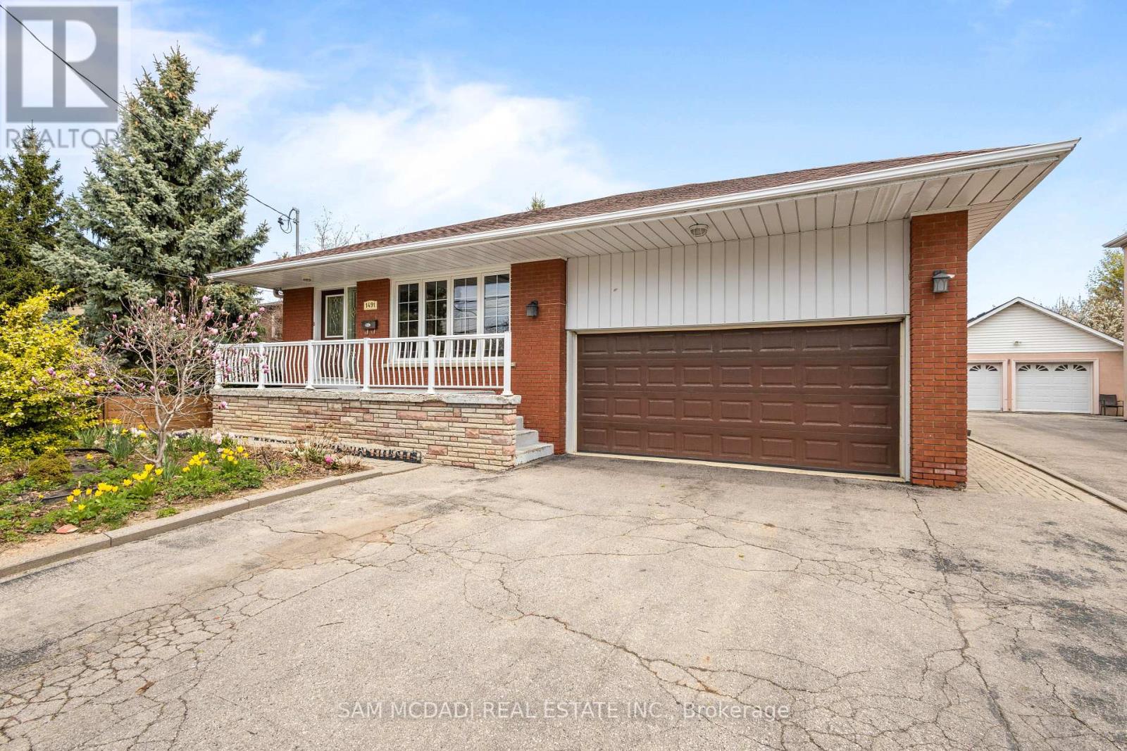 1491 Royal York Rd, Toronto Humber Heights, ON M9P 3B3