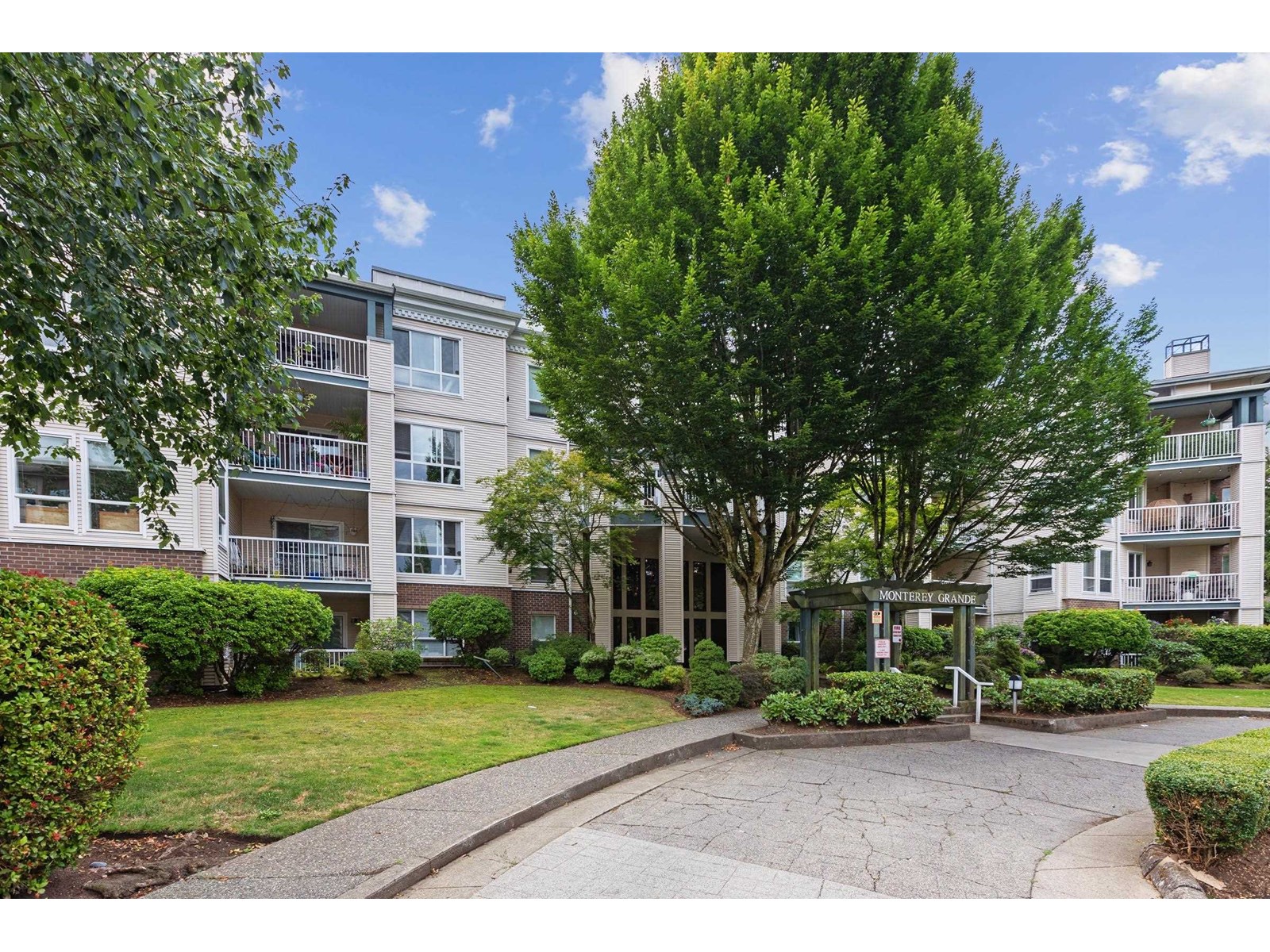 20200 54a Avenue Unit 306, Langley, BC V3A 3W7