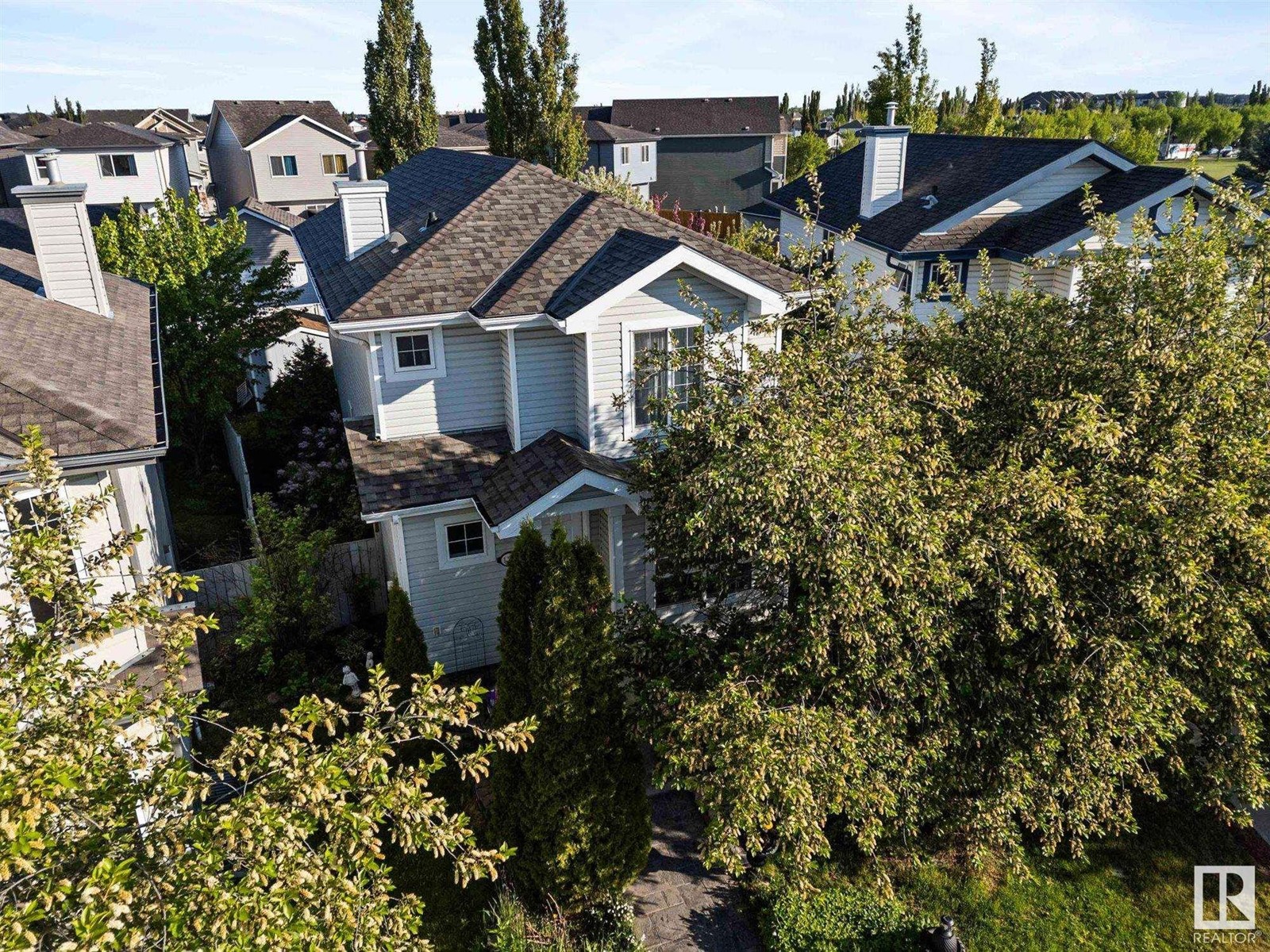 1324 George Cl NW, Edmonton, AB T5T 6S2