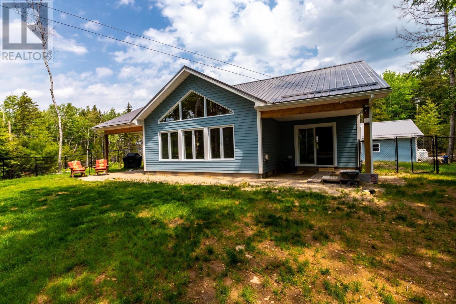 101 Cozy Cres, West Hants, NS B0N 2T0