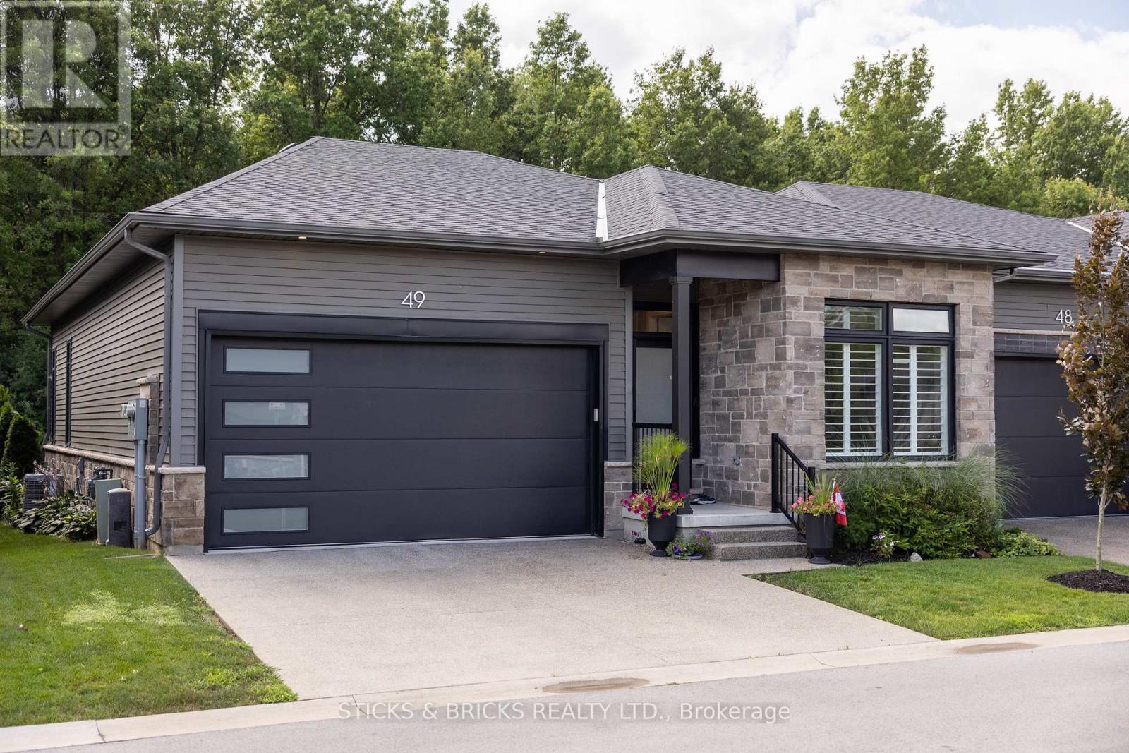 49 8974 Willoughby Dr, Niagara Falls Chippawa, ON L2J 0Y8