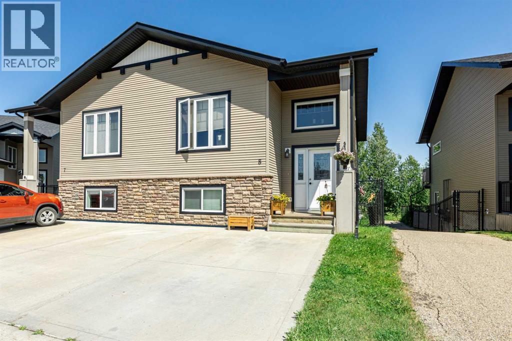 4546 Iron Wolf Place Unit 8, Lacombe, AB T4L 0G1