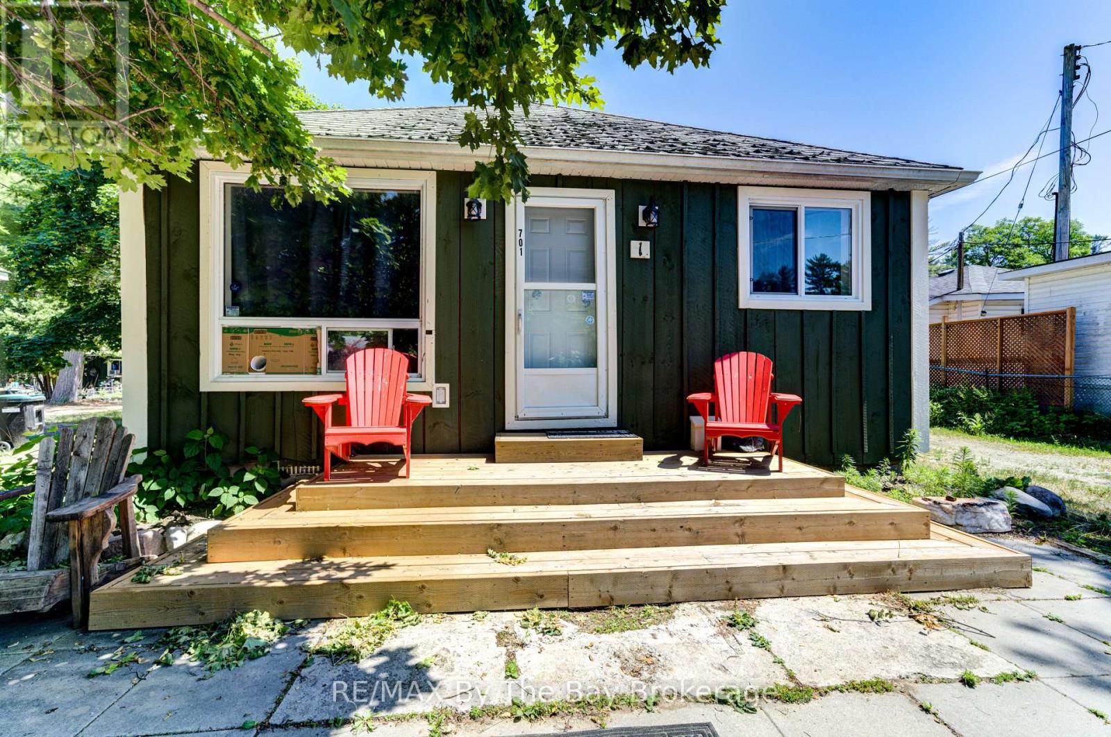 701 River Rd E, Wasaga Beach, ON L9Z 2M3