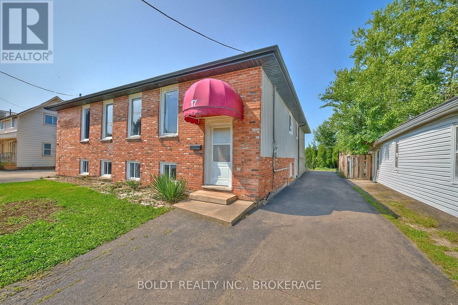 17 Colborne St, Thorold, ON L2V 3P8