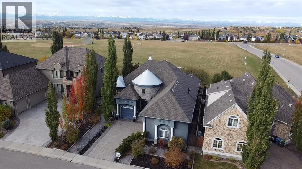 7 Rockcliff Lndg NW, Calgary, AB T3G 5Z5