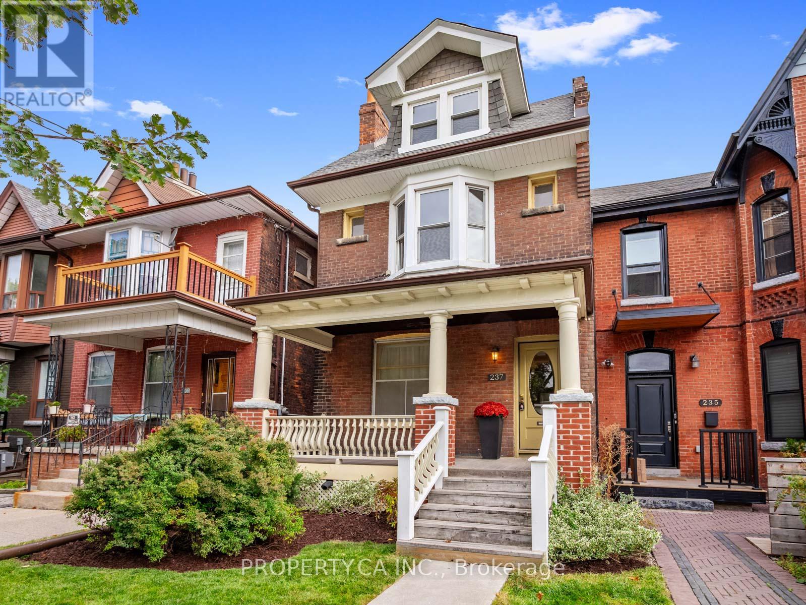 237 Delaware Ave, Toronto, ON M6H 2T7