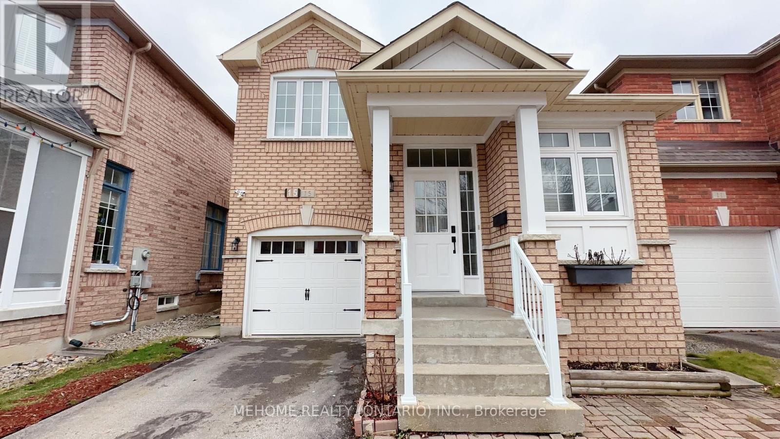 15 Catherina St, Markham, ON L6C 2L6