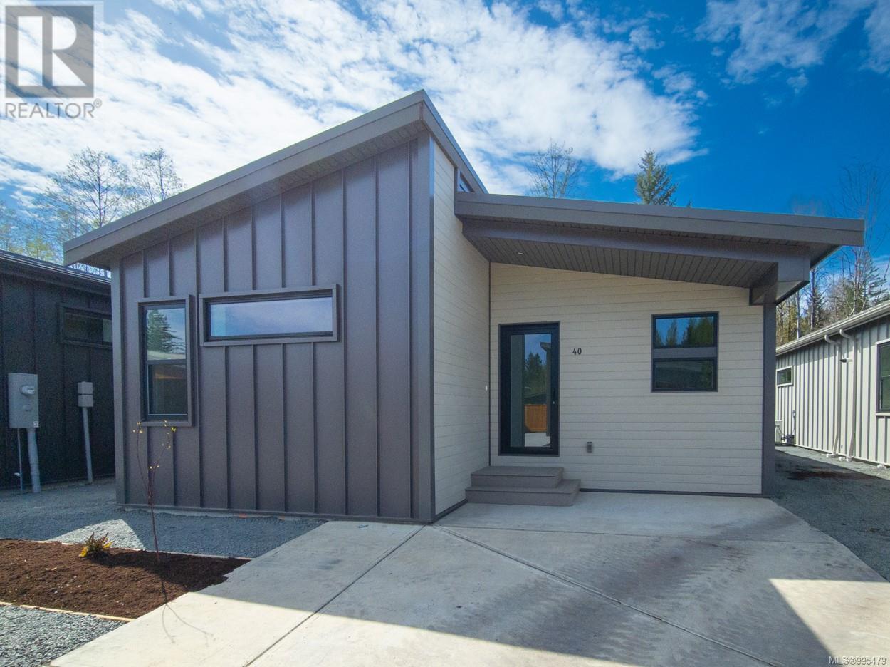 3025 Royston Rd Unit 40 Rd, Cumberland, BC V0R 1S0