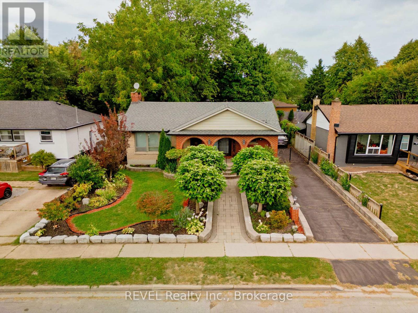 6835 Wills St, Niagara Falls, ON L2J 1Y6