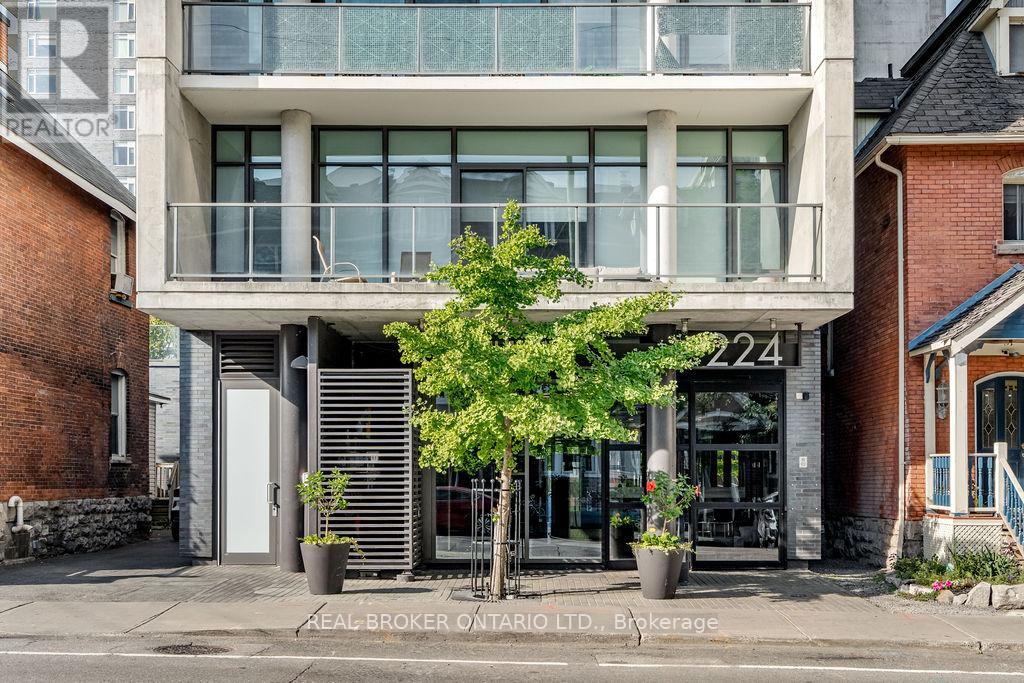 1111 224 Lyon St N, Ottawa, ON K1R 0C1