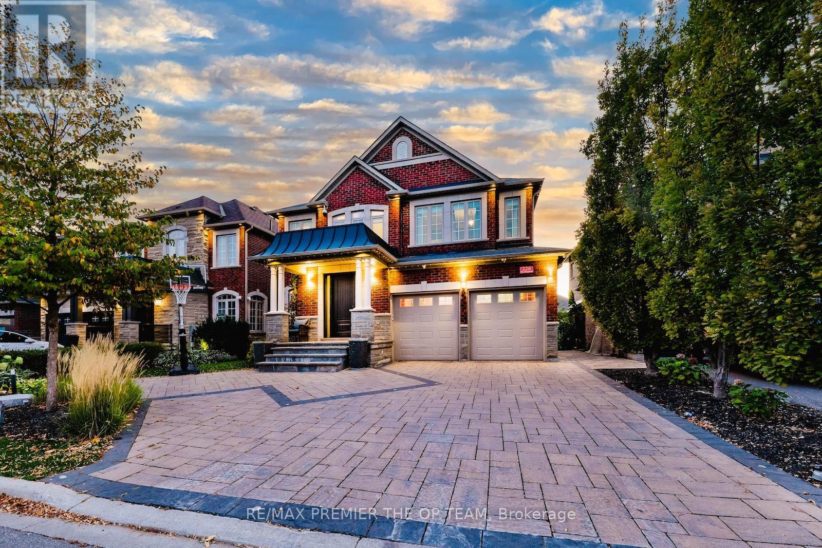 226 Via Borghese St, Vaughan, ON L4H 0Y8
