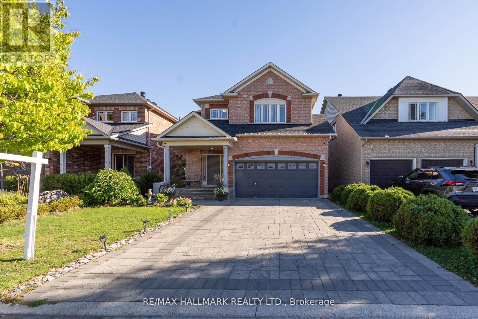21 Brooks Ave, Aurora, ON L4G 7W2