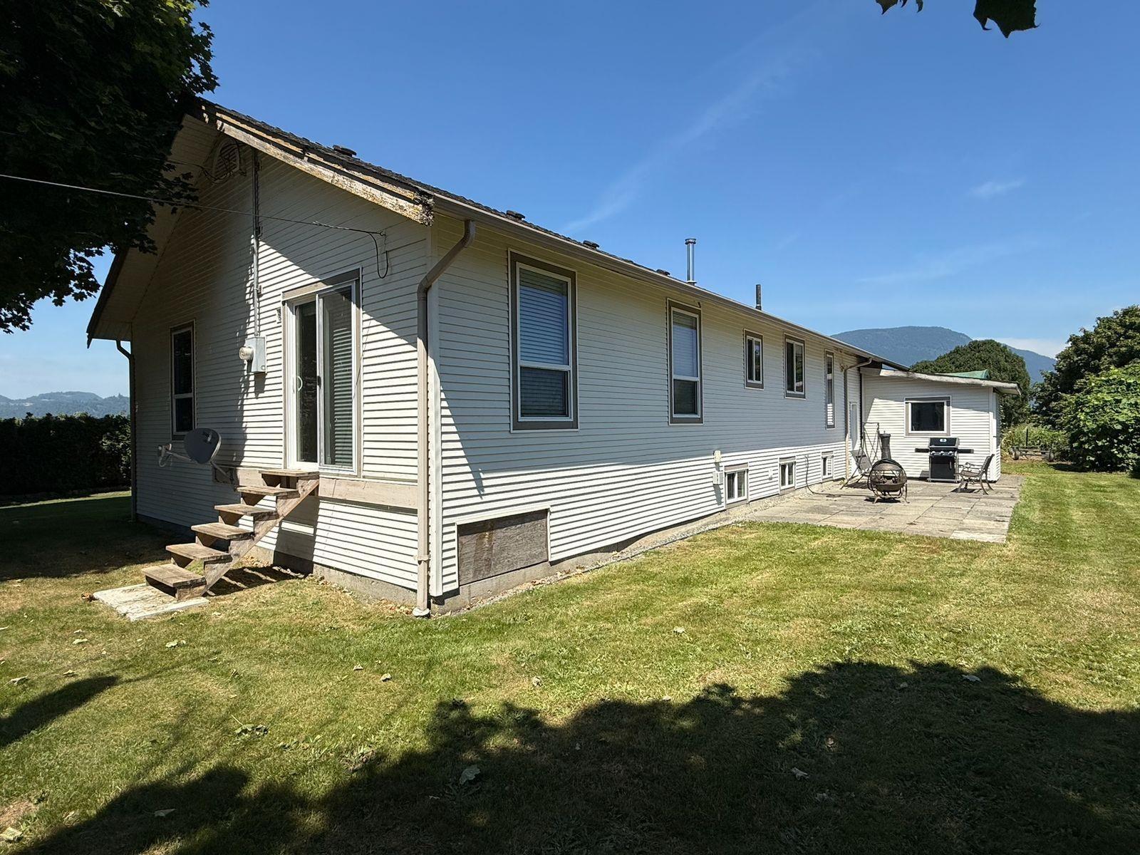 39965 No 5 Rd, Abbotsford, BC V3G 2G3
