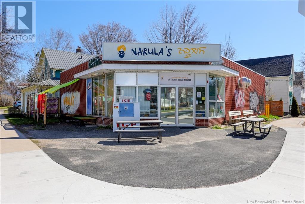 292 University Ave, Fredericton, NB E3B 4H7