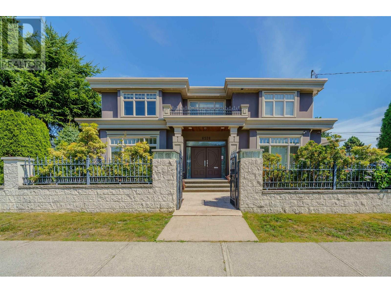 6526 Laurel St, Vancouver, BC V6P 3T5