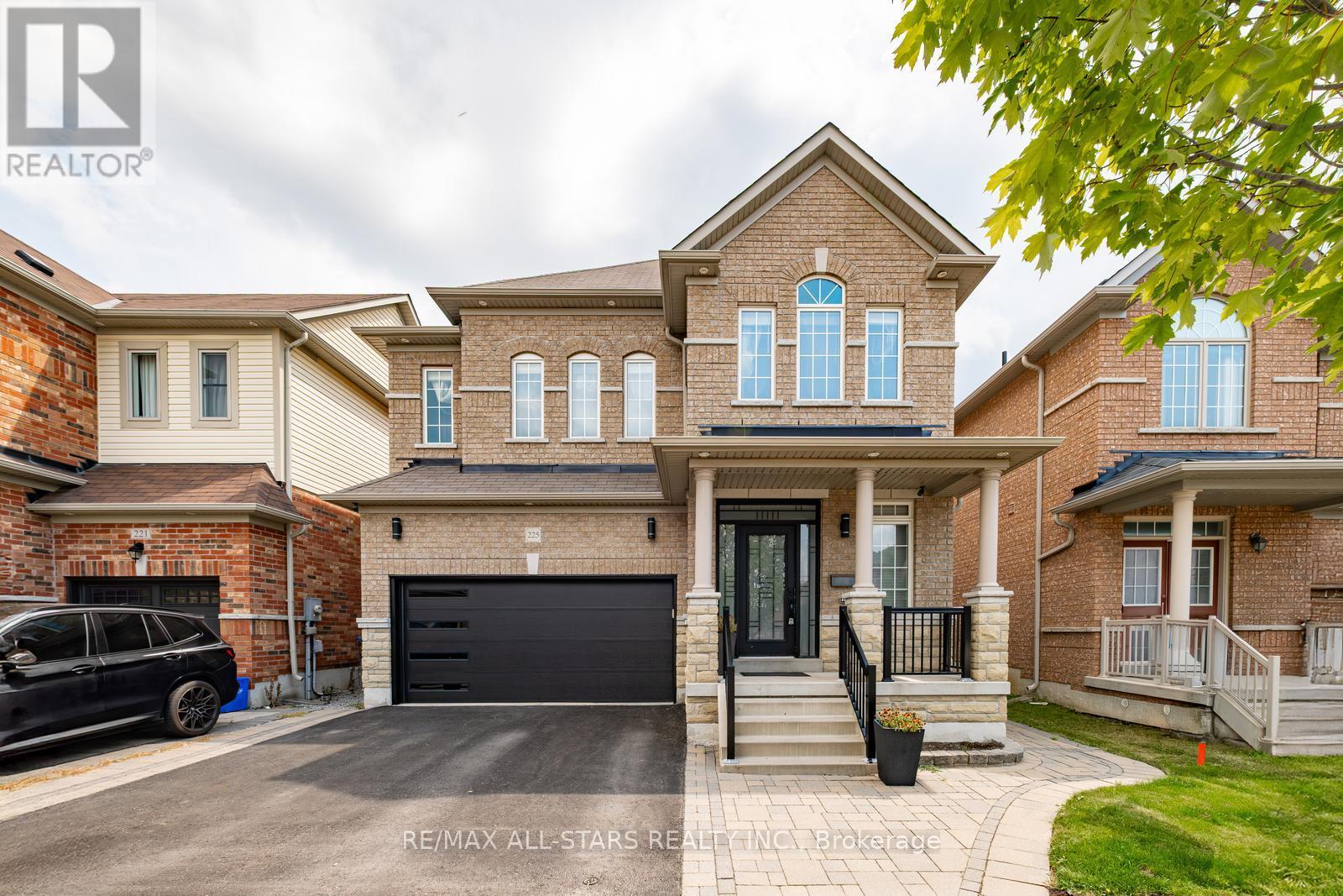 225 Delbert Cir, Whitchurch-Stouffville, ON L4A 0Y7