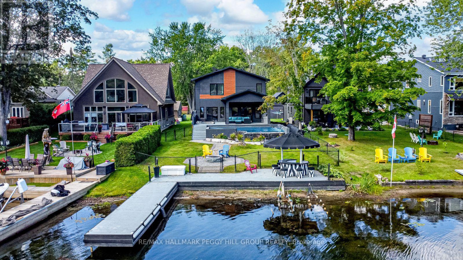 1657 Peninsula Point Rd, Severn, ON P0E 1N0