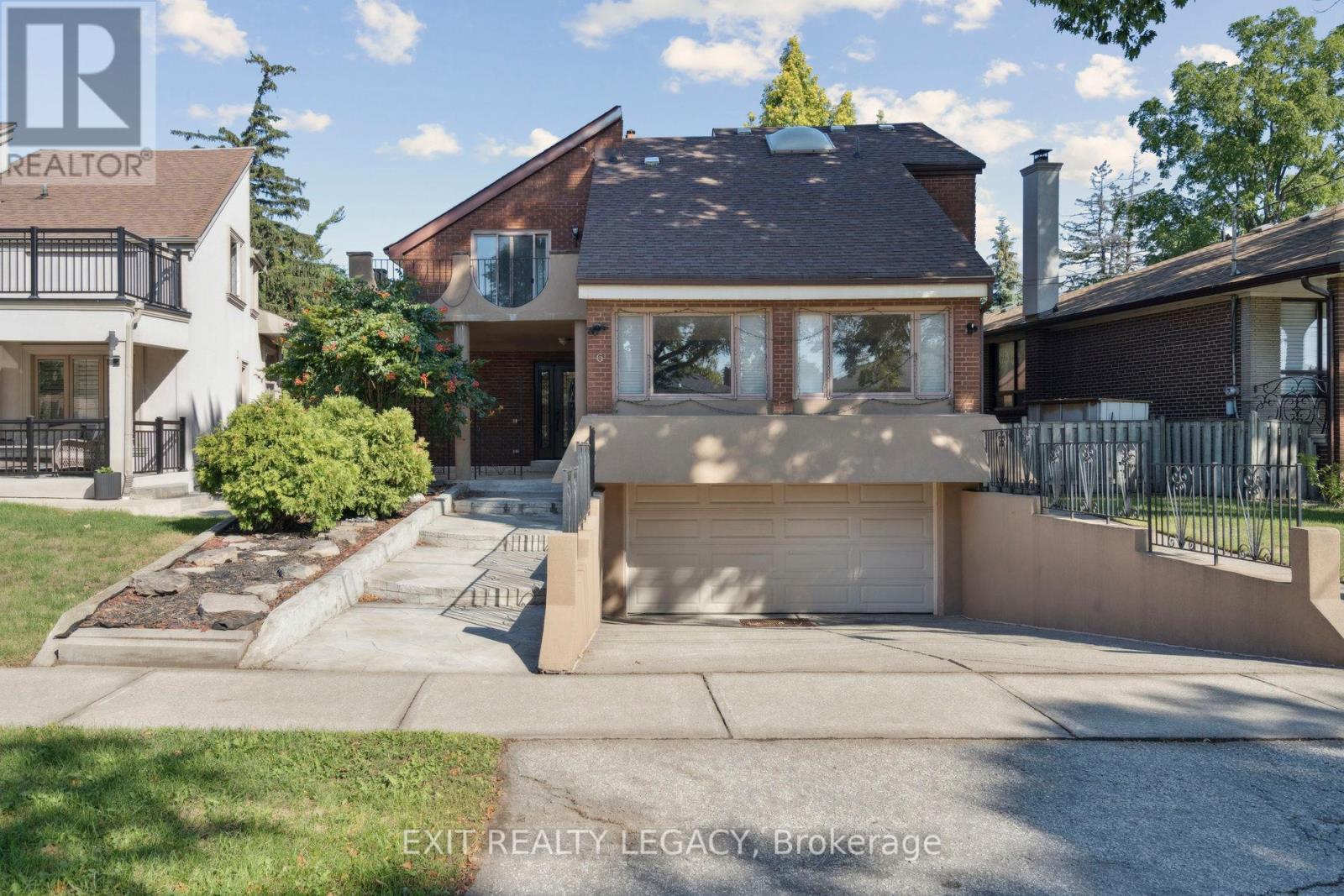 6 Muir Ave, Toronto, ON M9L 1H3