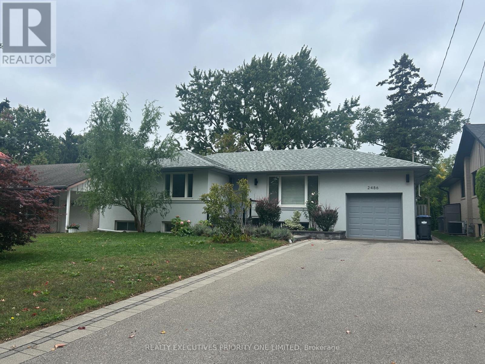 2486 Edenhurst Dr, Mississauga, ON L5A 2K9