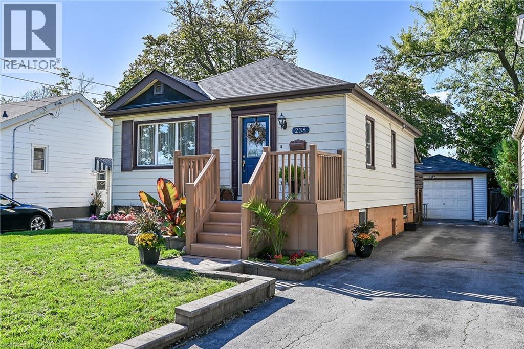 238 E 43rd St, Hamilton, ON L8T 3C5