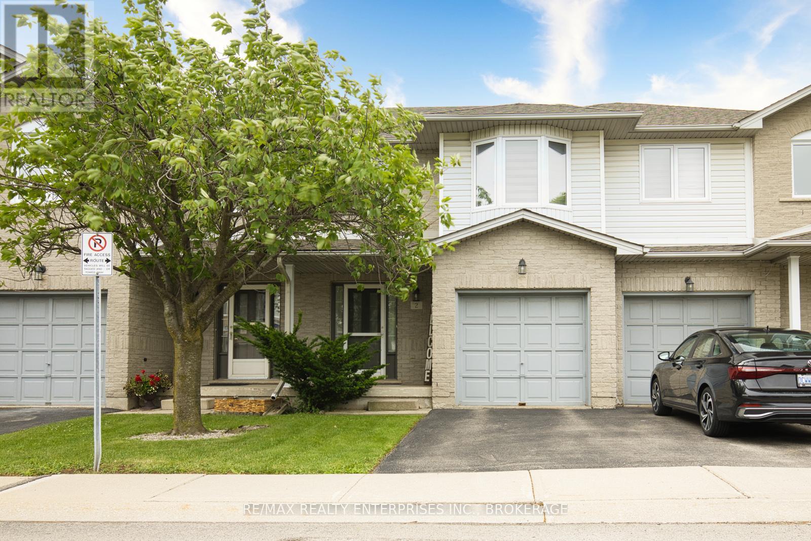 2 800 Paramount Dr, Hamilton, ON L8J 0B4