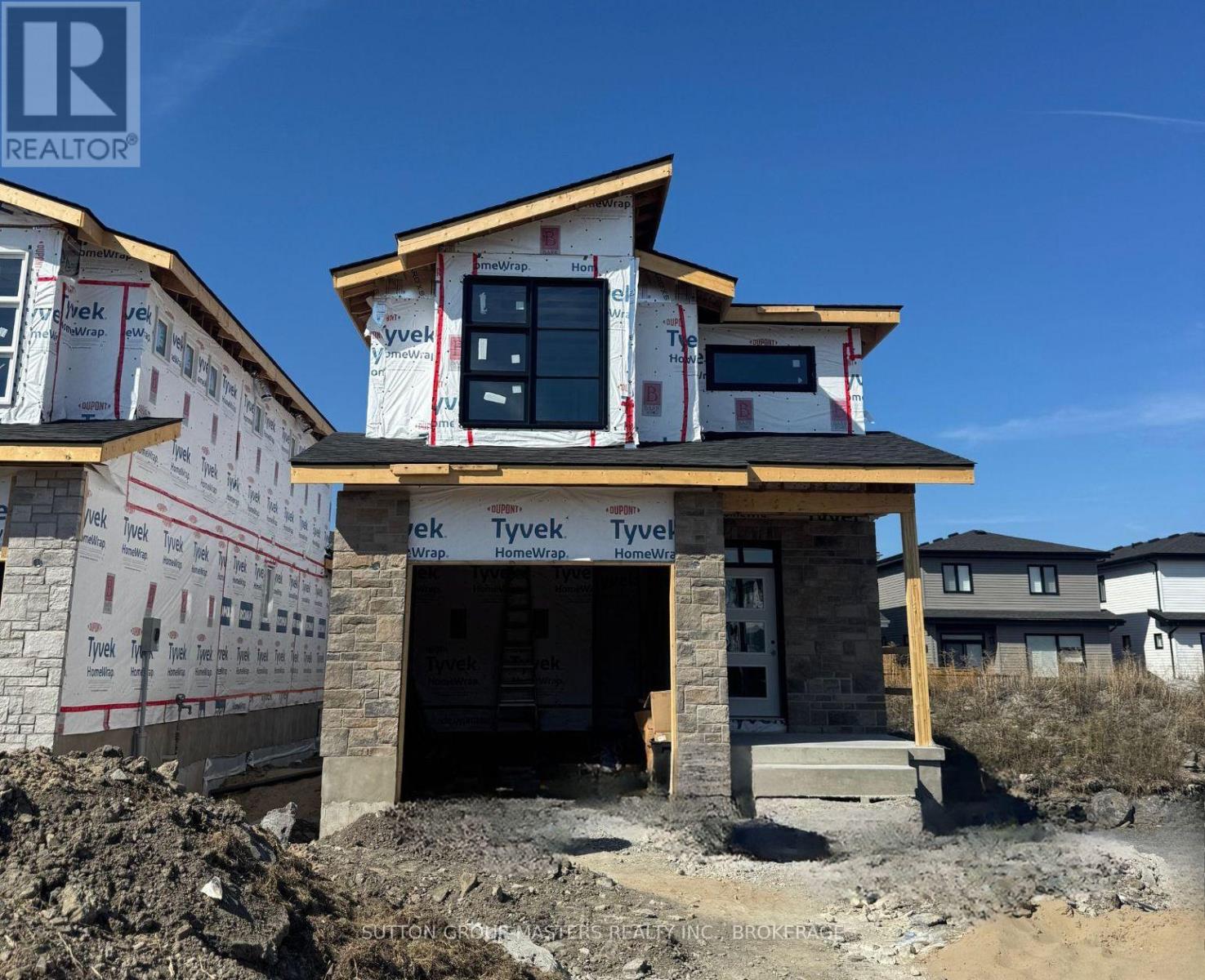 218 Superior Dr, Loyalist Amherstview, ON K7N 0E5