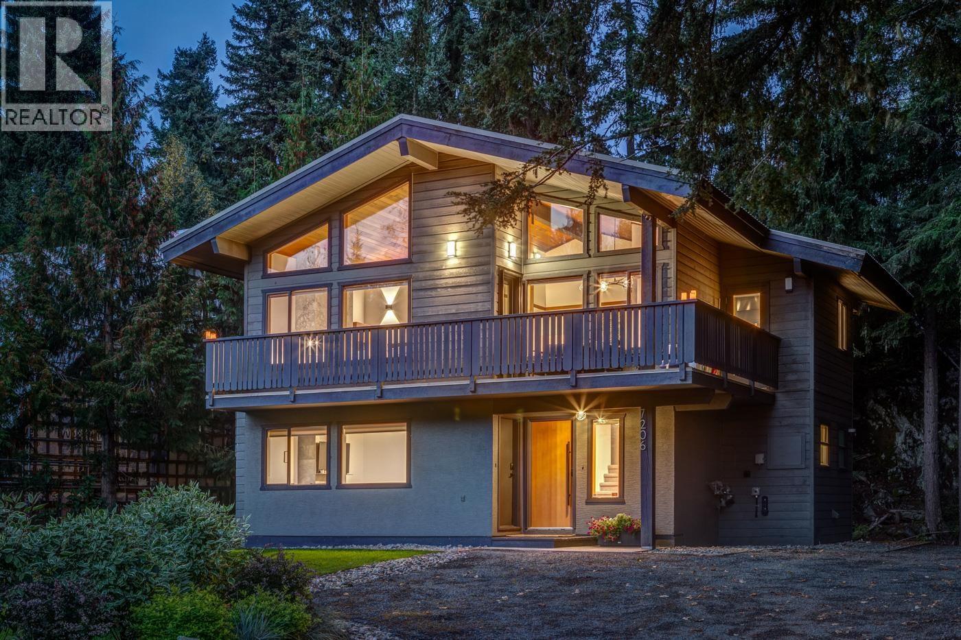7206 N Fitzsimmons North Rd, Whistler, BC V8E 0E3