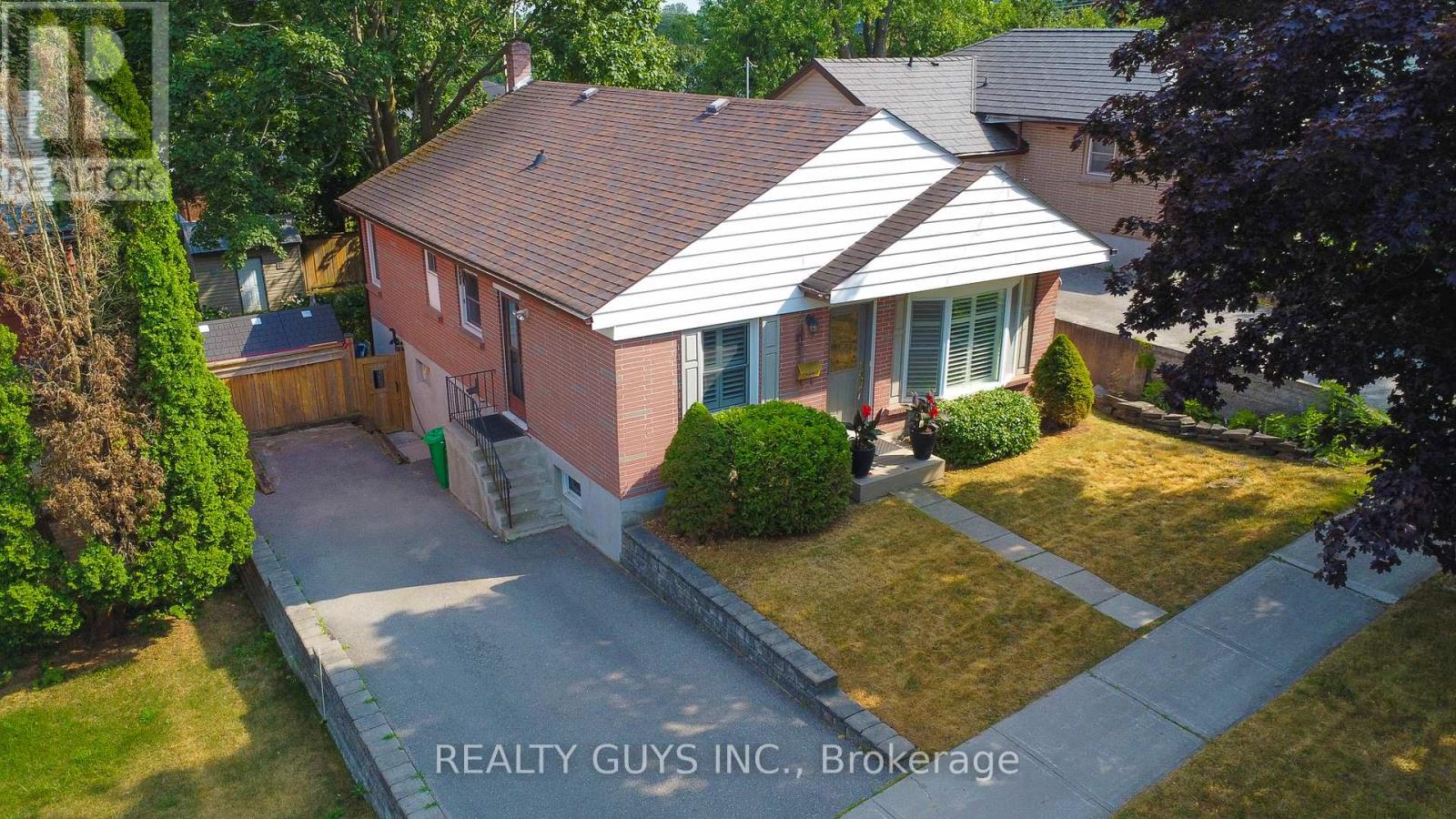 205 Shelbourne St, Peterborough, ON K9H 5K3
