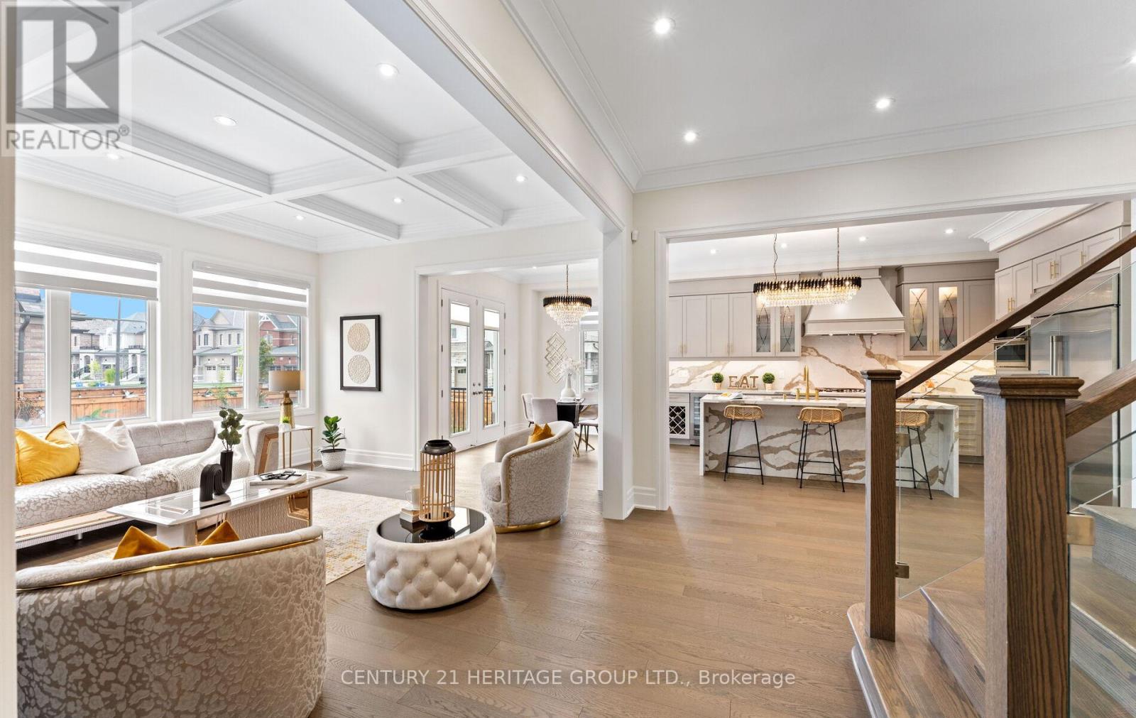 319 Danny Wheeler Blvd, Georgina Keswick North, ON L4P 0K1