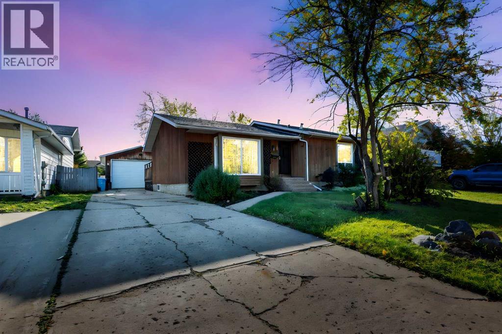 189 Ross Haven Dr, Fort Mcmurray, AB T9H 3P1