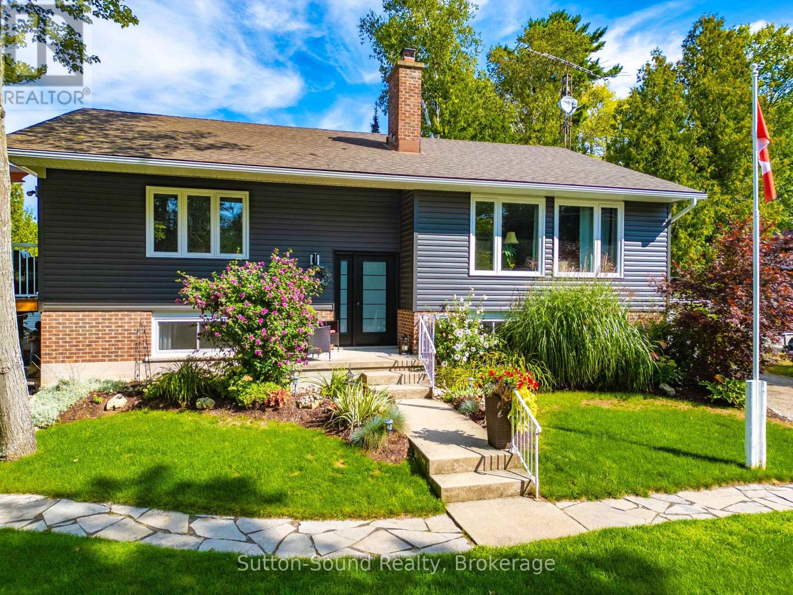 403 Simcoe Ave, South Bruce Peninsula, ON N0H 2G0