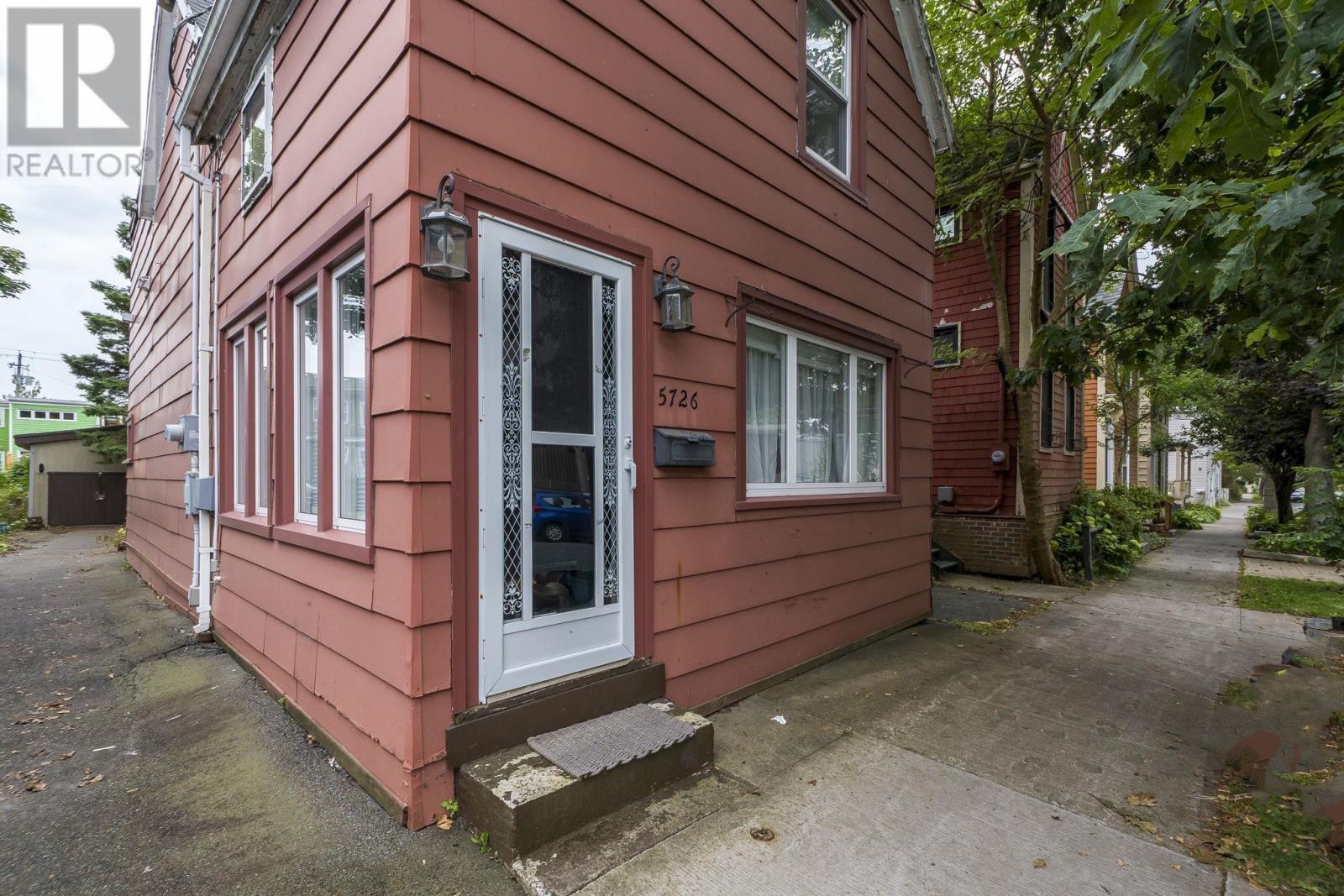 5726 Willow St, Halifax, NS B3K 1L7