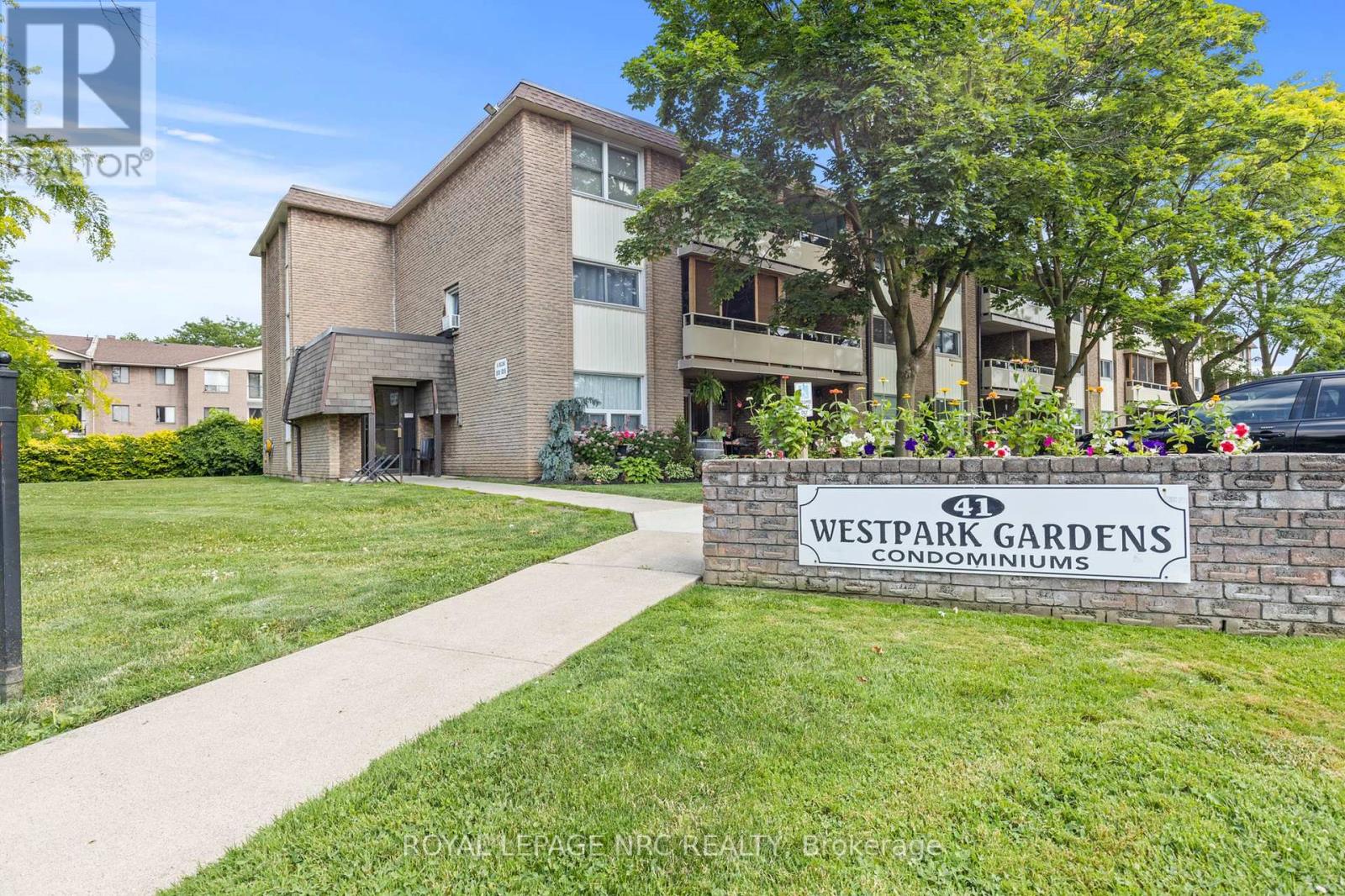 215 41 Rykert St, St. Catharines, ON L2S 3A4