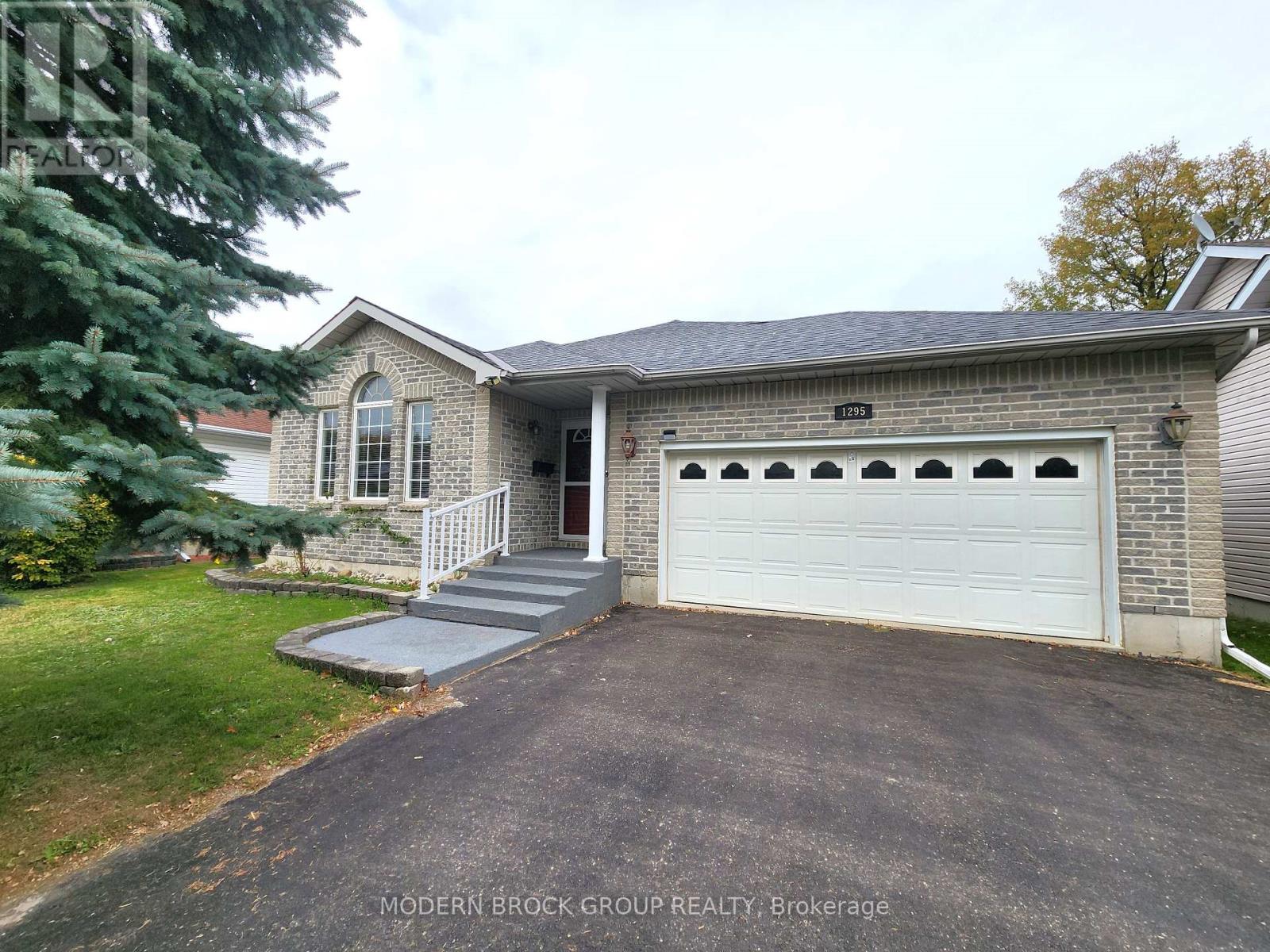 1295 Cuthbertson Ave, Brockville, ON K6V 6Y2