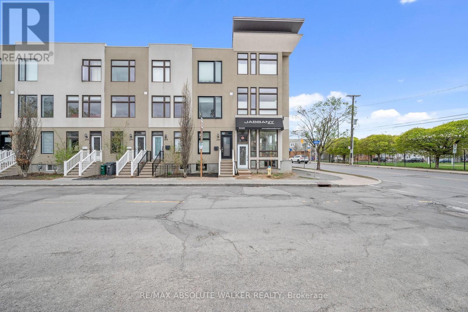 286 Cambridge St N, Ottawa, ON K1R 0B4