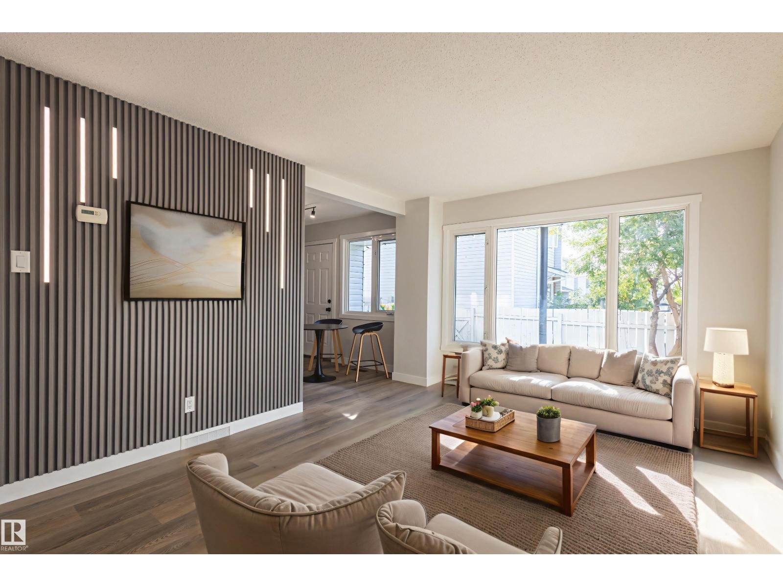 62 Amberly Co NW, Edmonton, AB T5A 0H9