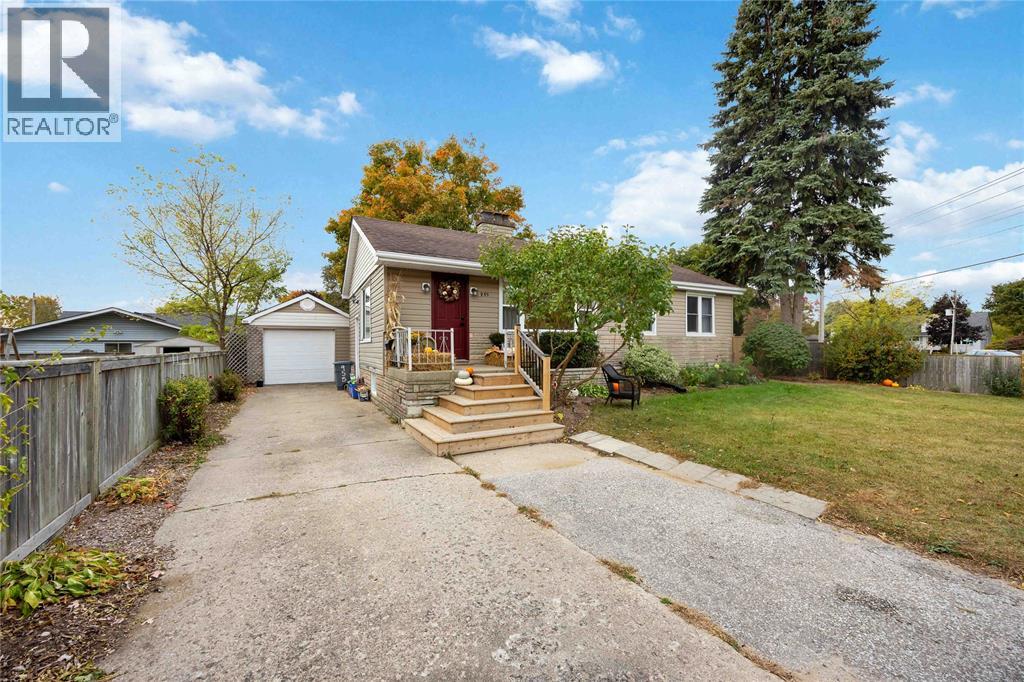 955 Errol Rd E, Sarnia, ON N7V 2H1