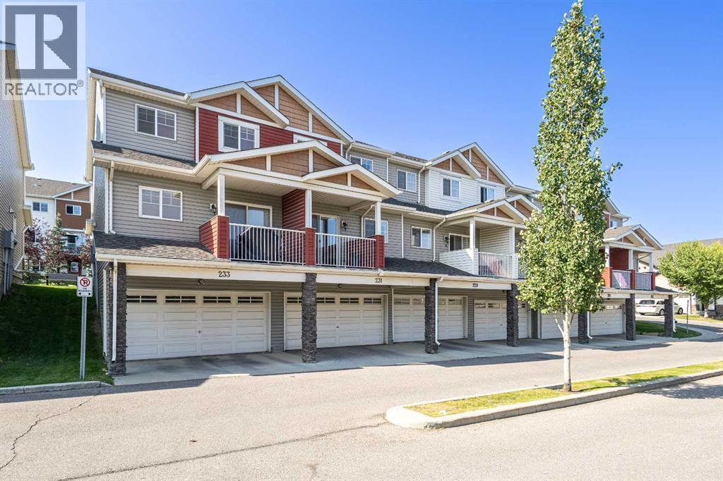 231 Pantego Ln NW, Calgary, AB T3K 0T1