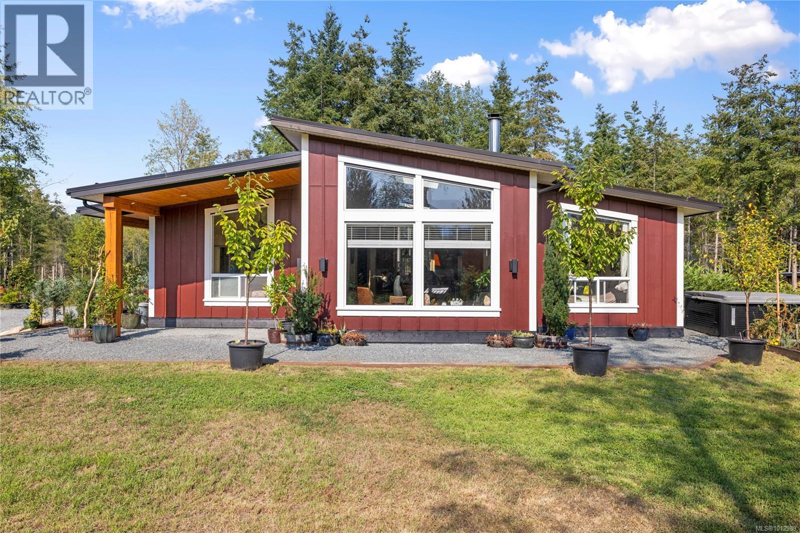 440 Gilbert Rd, Qualicum Beach, BC V9K 1V2
