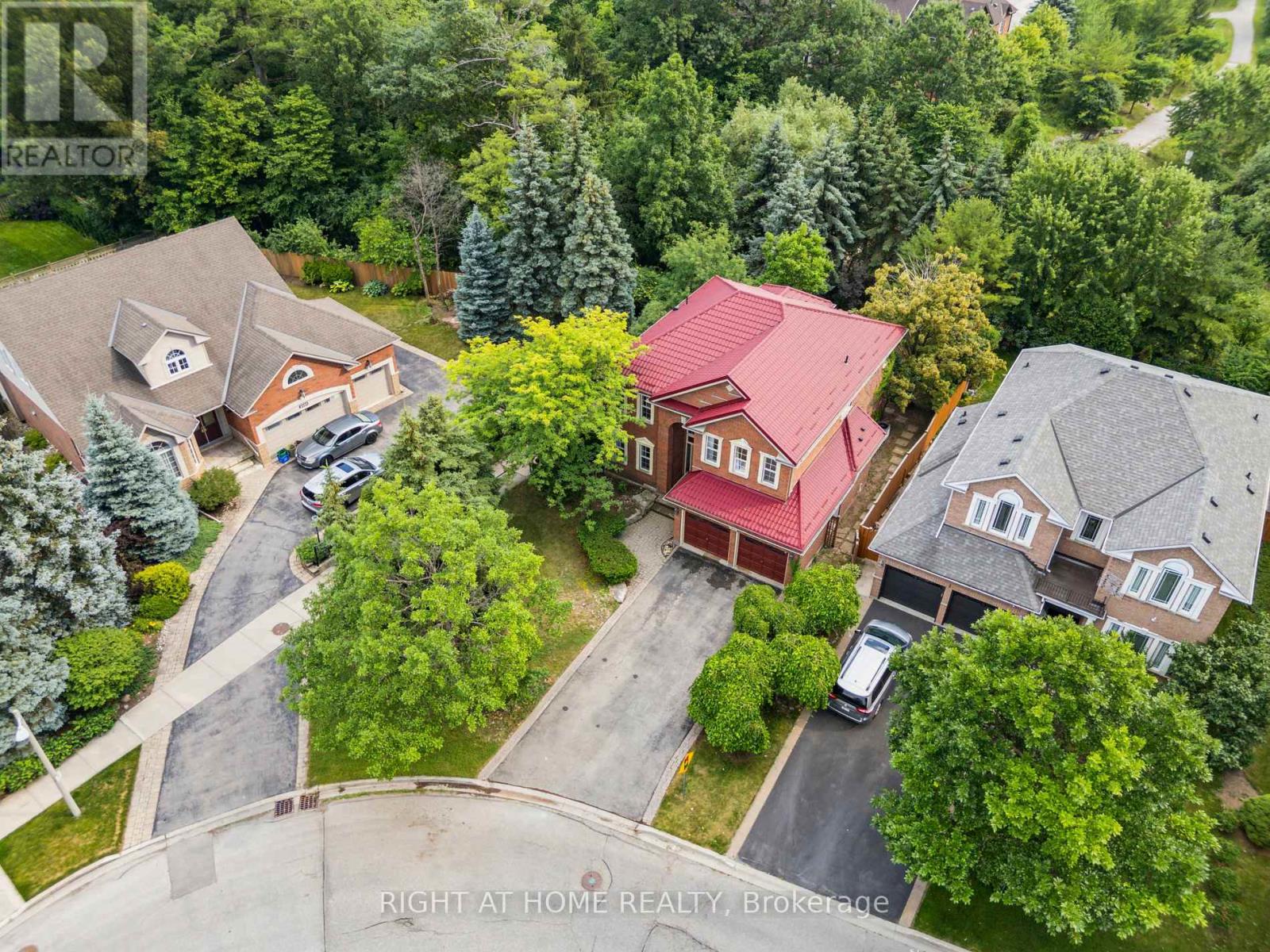 2322 Woodridge Way, Oakville, ON L6H 6S3