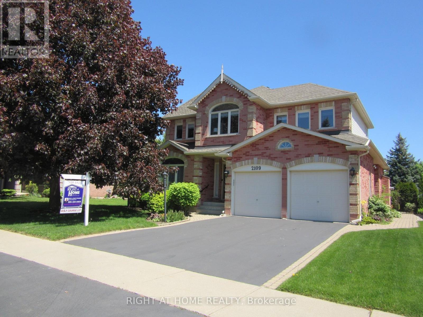 2109 Berwick Dr, Burlington, ON L7M 4B3
