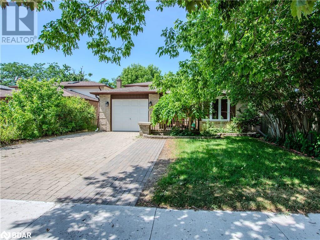 40 Doris Dr, Barrie, ON L4N 5L9