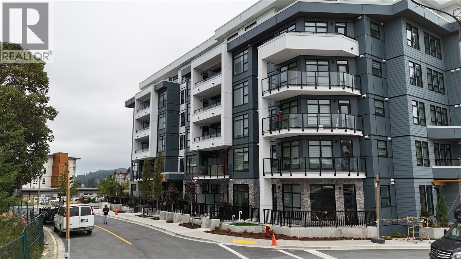 6320 Sentinal Dr Unit 411 Dr, Nanaimo, BC V9V 1W4